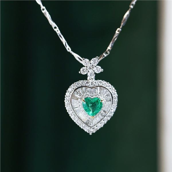 18K Gold Heart-Shaped Emerald Pendant