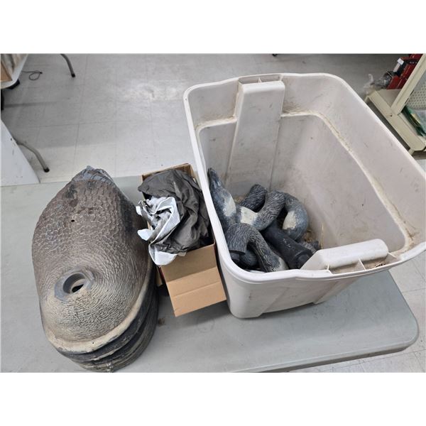 8 canada Goose decoys with heads (ck36)