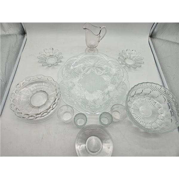 assorted Glassware and decorative dishes (cla27)
