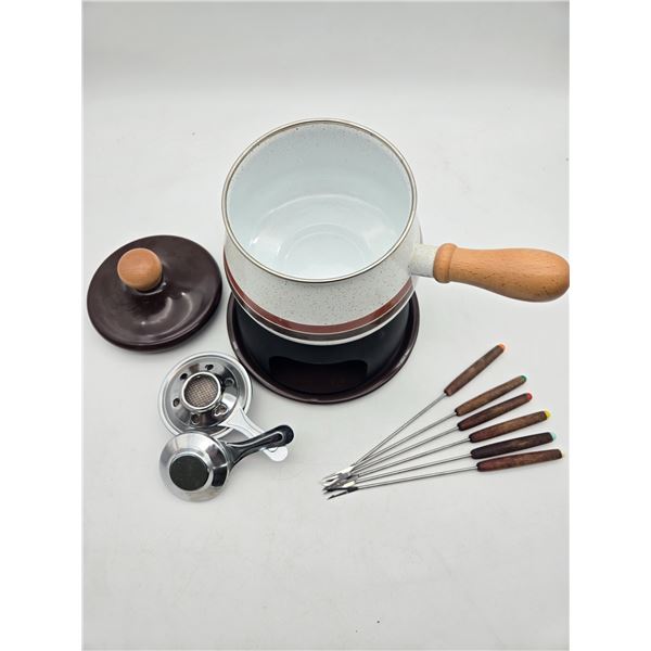 fondue set (cla27)