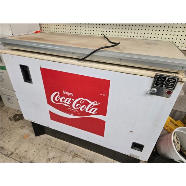 Vintage coca-cola coin operated drink cooler (cc35)