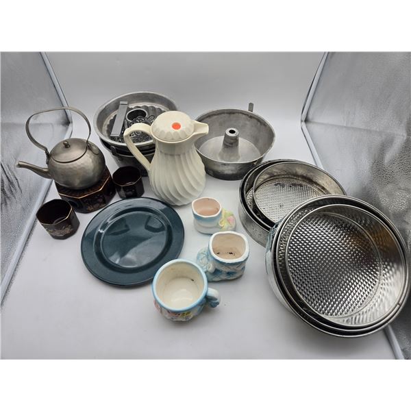 assortment of kitchen dishware (cl2)