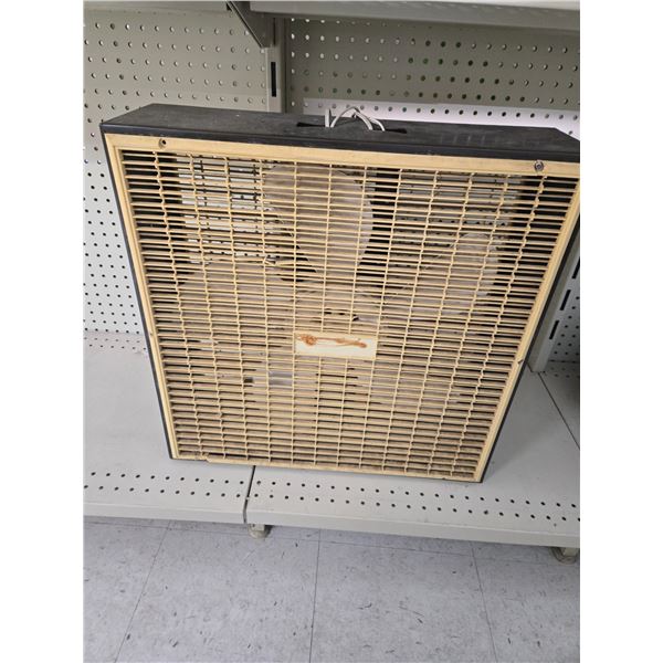 vintage 20-inch box fan (cl2)