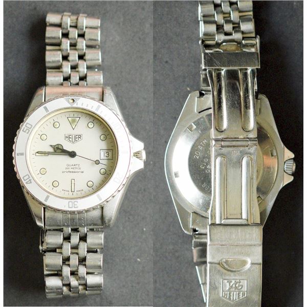 Tag Heuer Quartz Professional 200M Men's watch.  Steel Case and bracelet.  36.6mm Case with Grey Dia