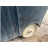 Image 6 : Cambro Sliding Lid Mobile Ice Caddy 36" x 22"