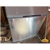 Image 4 : Kool-Aire Ice Machine w/ Storage Bin (works) Pick up Jan. 16 & 17 by appointment.