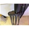 Image 5 : Manfrotto 1005BAC Light Stand w/ Umbrella Shallow White M  Light Modifier