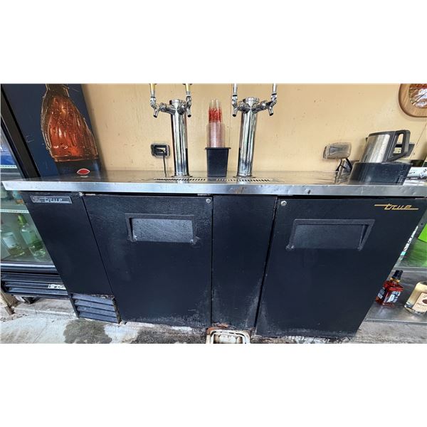 True TDD-3 Three-Door Draft Beer Cooler (taps & contents not included)