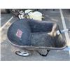 Image 3 : Husky Wheelbarrow