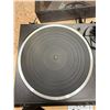 Image 6 : JVC DIRECT DRIVE TURNTABLE WITH DUST COVER