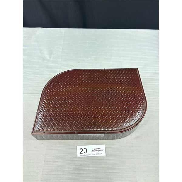 Vintage 1960's Raffinee Paris Jewelry Make Up Case Approx 2" x 8" x 11"