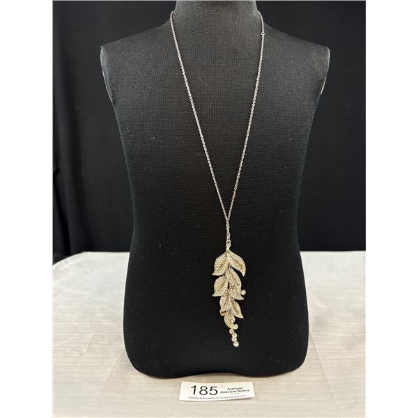 Lovely Vintage Rhinestones Pendant w/ Chain Necklace