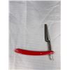 Image 3 : Unusual Antique "Hencurls" Cut Throat Razor (Red)