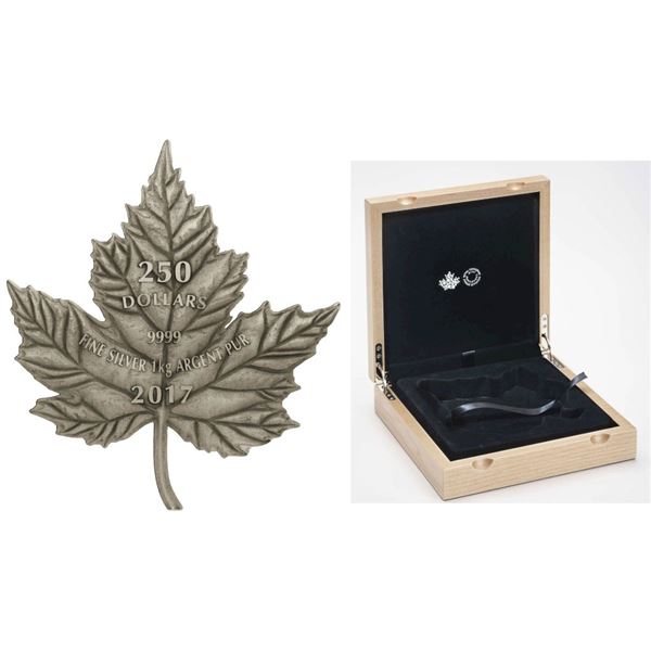 2017 $250 Maple Leaf Forever - Pure Silver Kilo Coin.   No outter box.  Tax Exempt.