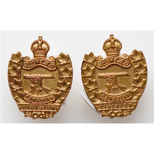Militaria Insignia C.E.F. WW1; 3rd Machine Gun Company 1st Division Collar Badges gilded.  Lot of 2 