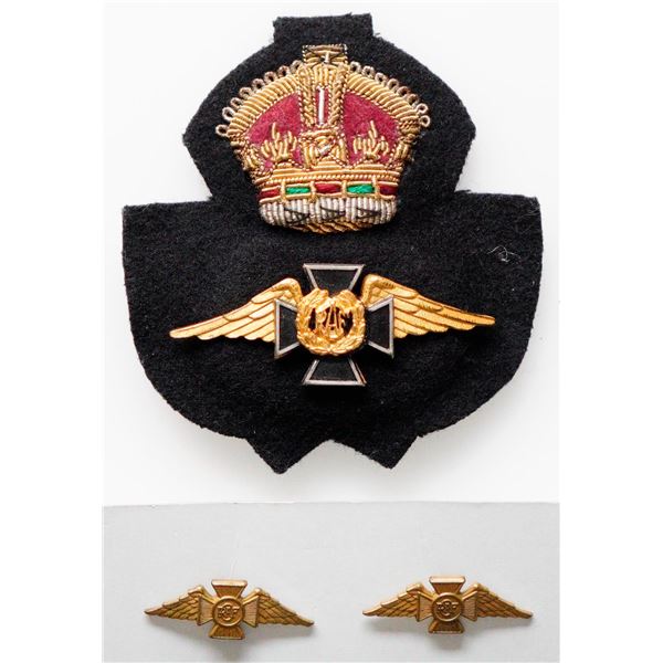 Militaria Insignia 1920-50;  Royal Canadian Air Force (RCAF) Chaplain Officers Cap Badge & Collar Ba