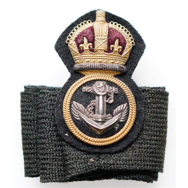 Militaria Insignia;  WW2 Royal Canadian Navy Petty Officer's Economy Pattern Visor Cap Insignia.  St