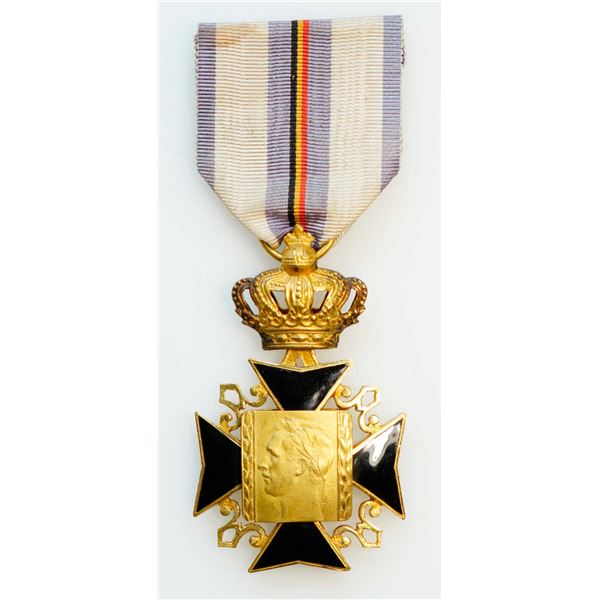 Militaria Order; Belgium -  The Cross of Remembrance of the House of King Albert.