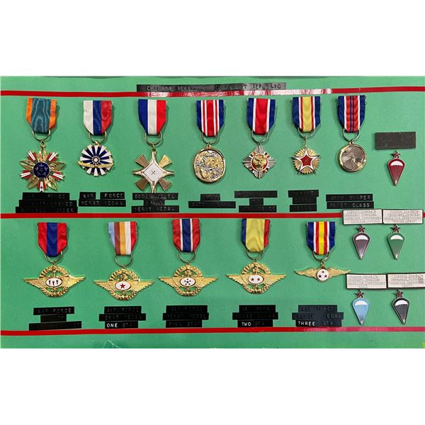 Militaria Medals;  People's Republic of China Grouping of 12 various WWII to Post war Medal Collecti