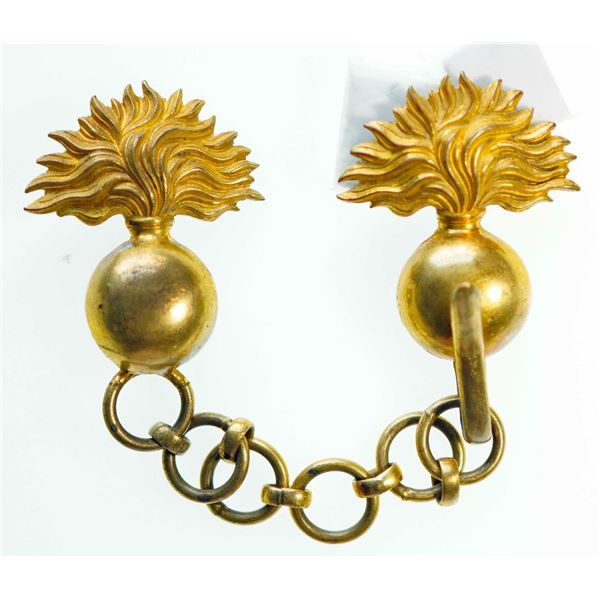 Militaria Insginia;  Victorian Grenadier Guards Regiment Officers Gilt Cloak Cape Chain Badge Hooks.