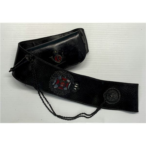 Militaria Dress Wear; 2nd Queen's Own Rifles Leather Cross Belt and Pouch w/Large Regimental Badge. 