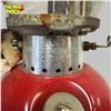 Image 6 : Coleman Model 200 Red Lantern 1962 USA Single Mantle Classic Camping