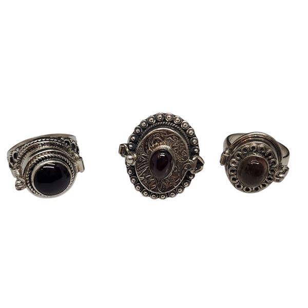 3 Sterling Silver & Gemstone Poison Compartment Rings (2 Garnet & 1 Citrine) - Total weight: 26.2 gr