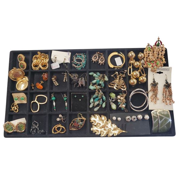 30 Pairs of Earrings for Pierced Ears (Display tray not included)