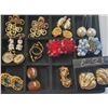 Image 4 : 30 Pairs of Vintage Clip-On & Screw-Back Earrings (Display tray not included)