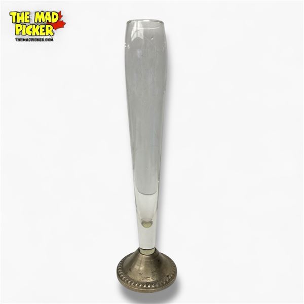 Duchia Creations Etched Crystal Bud Vase with Weighted Sterling Base - Total weight: 125.80 grams