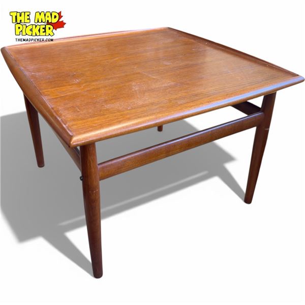 Grete Jalk Mid-Century Danish Teak Coffee Table - 26.5x26.5x19in