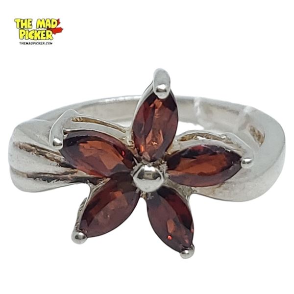 .925 Sterling Silver Garnet Flower Ring - Size 7.5 - Flower is 13 mm wide - Total weight: 4 grams