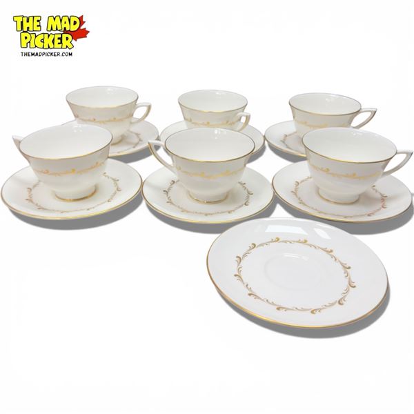 Royal Doulton Rondo H.4935 Fine Bone China 13pc Tea Set England