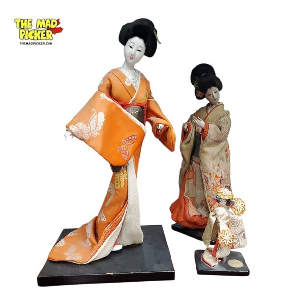 Vintage Japanese Geisha Dolls in Silk Kimonos 20th Century Set Tallest 13.5in