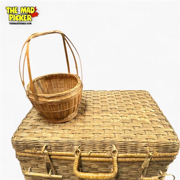 Large Vintage-Style Wicker Picnic Basket with Lid and Handles 18x13x 8in + Matching Smaller Basket