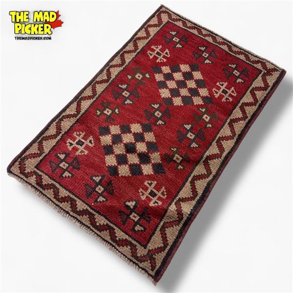 Hand-Knotted Persian Wool Rug Geometric Design 120x80cm Made in Shiraz Region of Iran