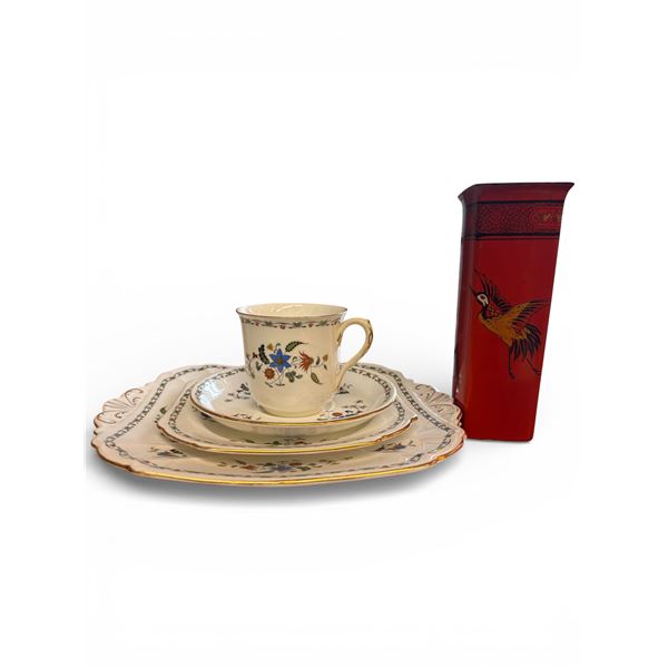 Shelley England Chelsea Pattern 4-Piece Tea Set and Red Ceramic Vase