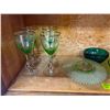 Image 2 : Assorted Green Art Glass Collection of 9 Pieces Tallest 7 Inches