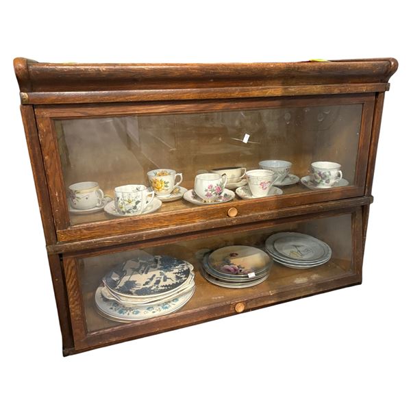 Globe-Wernicke Barrister Bookcase Dark Stain 2 Shelves 2 Glass Doors Incomplete