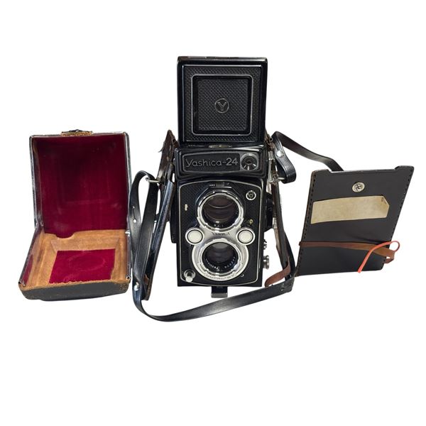 Yashica-24 Twin Lens Reflex Camera 6x6 Medium Format 1960s Japan