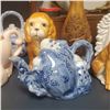 Image 3 : Assorted Decorative Collectibles: Pottery, Ceramics and More