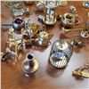 Image 6 : Collection of Brass Dollhouse Decor Miniatures
