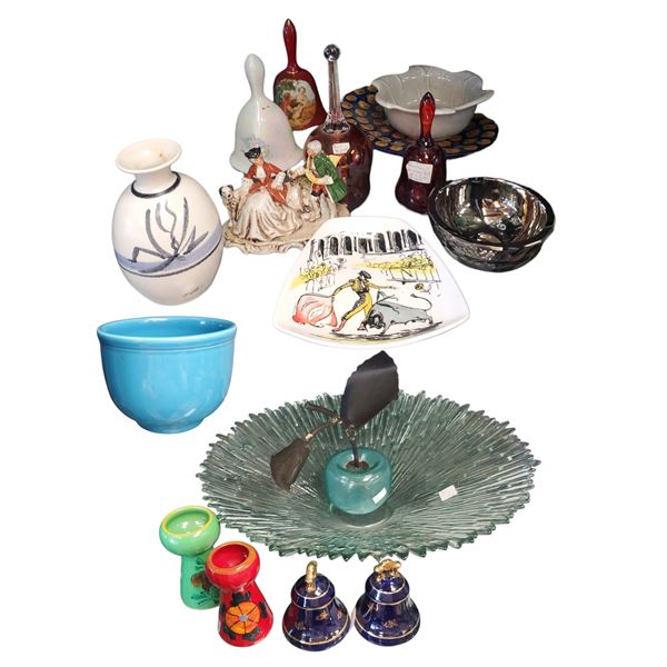 Decorative Collectables: Glass, Pottery, Ceramics, Homer Laughlin, Limoge, Fenton & More