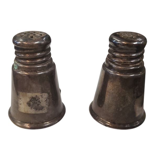 Pair of Sterling Silver Salt & Pepper Shakers by International Sterling * Total weight: 45 grams