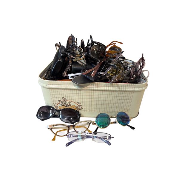 Large Collection of Vintage Sunglasses & Prescription Glasses & Eyewear Assorted Styles