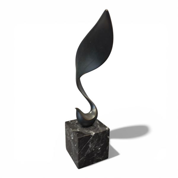 "Ave Triunfal" Bronze Sculpture by Jose Luis Pequeno Mounted Marble Plinth 14-Inch