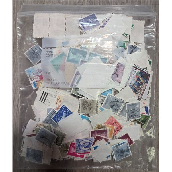 2 Oz. Bag of Assorted British Postage Stamps * Used