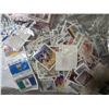 Image 3 : 3 Oz Bag of Assorted Vintage Canadian Stamps * Used