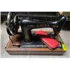 Image 2 : Vintage Singer  Sewing Machine & Scissor Set * No cover for machine