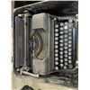 Image 3 : Vintage Underwood Typewriter in Case